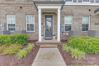 5060 Harrowsmith Ln, Charlotte, NC 28204