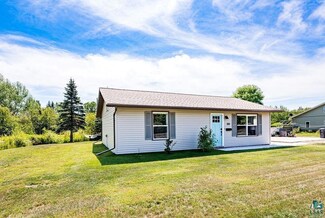 818 5th St, Duluth, MN 55810