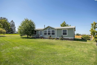 153 Lake Rd, Burbank, WA 99323