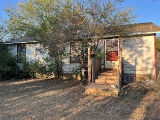 213 S 6th St, Jacksboro, TX 76458