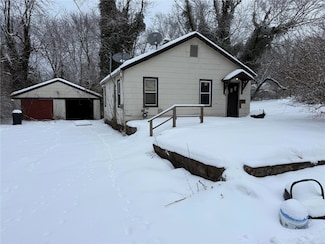 1819 Bella Clare Dr, Saint Louis, MO 63136