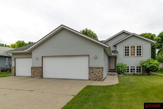 113 113 Thissen Ct, Mankato, MN 56001