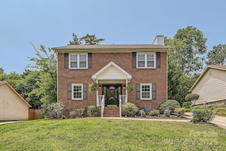 6221 Round Hill Rd, Charlotte, NC 28211