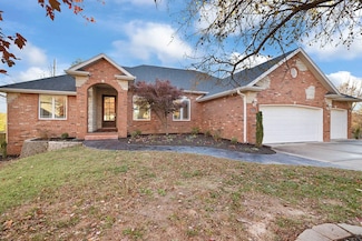 808 E Carleton St, Springfield, MO 65810