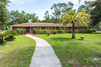 177 Pinewood St, Folkston, GA 31537