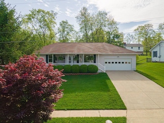 2258 Carper St, Lancaster, OH 43130