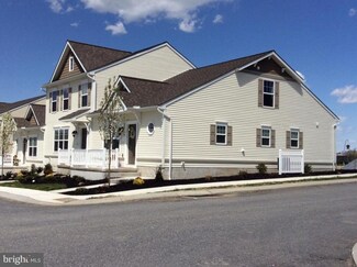 301 Cabot Cir, Willow Street, PA 17584