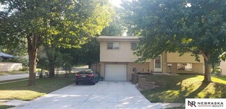 4721 Parkview Dr, Omaha, NE 68134