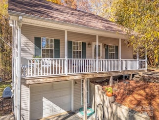 3128 N Primrose Dr, Hendersonville, NC 28792