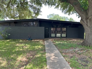 3900 Aggie Dr, Bay City, TX 77414