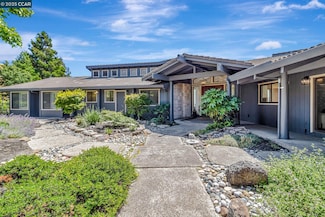 1960 Joseph Dr, Moraga, CA 94556