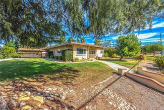 902 E 11th St, Beaumont, CA 92223