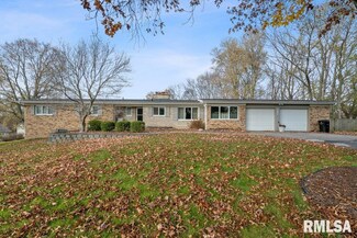 1 Forest Ct, Rock Island, IL 61201