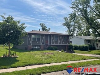 723 Leprechaun Ln, Papillion, NE 68046