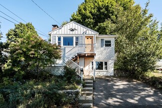 131 Pine Hill Cir, Waltham, MA 02451