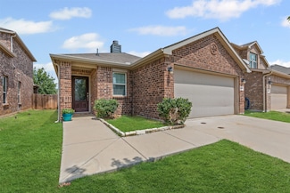 8837 Tenderfoot Ln, Aubrey, TX 76227
