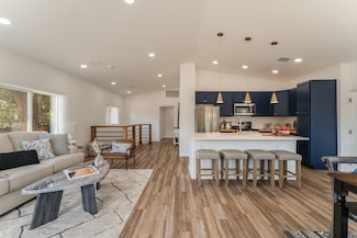 2076 Ledd Dr, Santa Fe, NM 87507