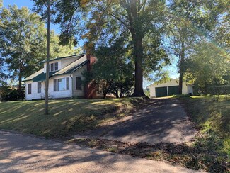 180 Charles Evers St, Fayette, MS 39069