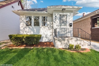 1633 S 18th Ave, Maywood, IL 60153