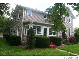 21 Pioneer Rd, Shortsville, NY 14548