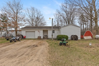 16788 David Ct, Mecosta, MI 49332
