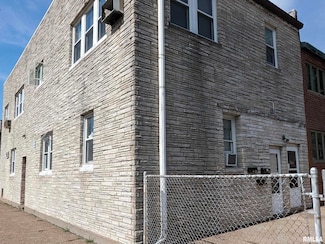 1726 9th, Moline, IL 61265