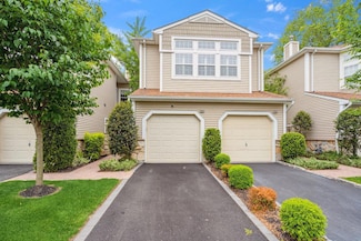 76 Sagamore Dr, Plainview, NY 11803