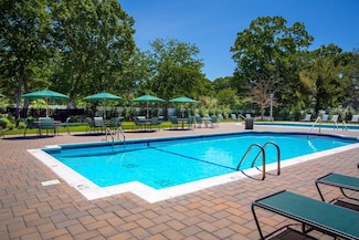 5000 Townehouse Dr Unit 5402, Coram, NY 11727