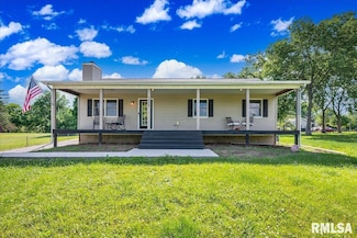 1208 S Adams Rd, Eureka, IL 61530