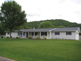 424 S Fillmore St, Prairie Du Chien, WI 53821