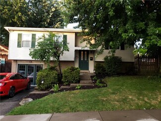 1645 S Pittsburgh St, Connellsville, PA 15425