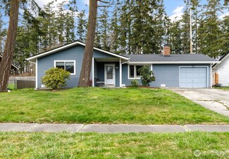 782 NW Hyak Dr, Oak Harbor, WA 98277