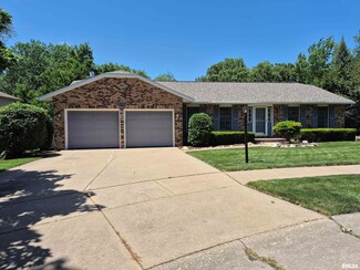 4300 Newport Ct, Bettendorf, IA 52722