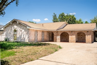 4647 Ouachita St, Houston, TX 77039