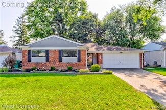 697 Hamlet Rd, Auburn Hills, MI 48326