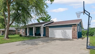 6 Harness Ln, Pesotum, IL 61863