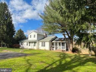 21 Cherokee Rd, Willow Street, PA 17584