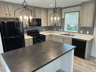 9615 Anchor Dr Unit 81, Pearl Beach, MI 48001