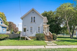 120 King William St, East Dundee, IL 60118