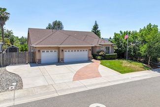 3337 Old Lantern Dr, Redding, CA 96003