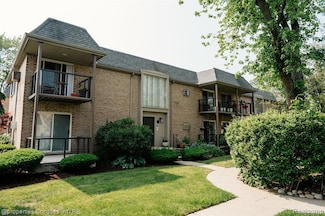 1715 E 14 Mile Rd, Birmingham, MI 48009