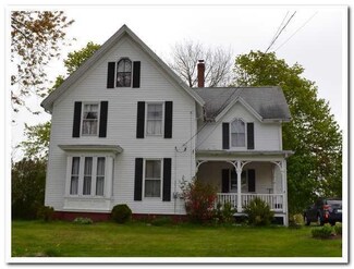 23 Bridge St, Milbridge, ME 04658