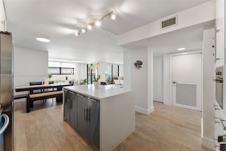5845 Collins Ave Unit 204, Miami Beach, FL 33140