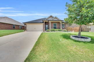 111 Broken Arrow St, Waxahachie, TX 75165