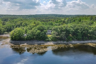 33 Crest St, Northport, ME 04849