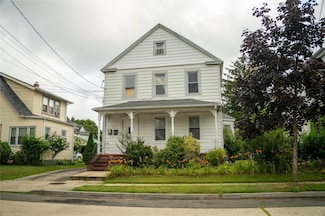 43 W Valley Stream Blvd, Valley Stream, NY 11580