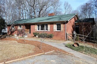 4601 Craigwood Dr, Charlotte, NC 28215