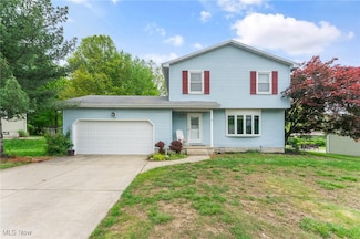 652 Meadowland Dr, Hubbard, OH 44425