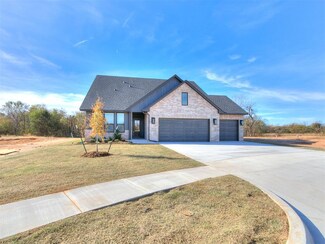 9404 NW 75th St, Yukon, OK 73099