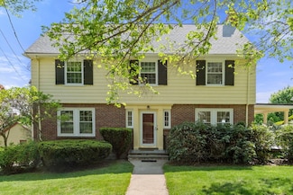 71 Elizabeth Rd, Belmont, MA 02478